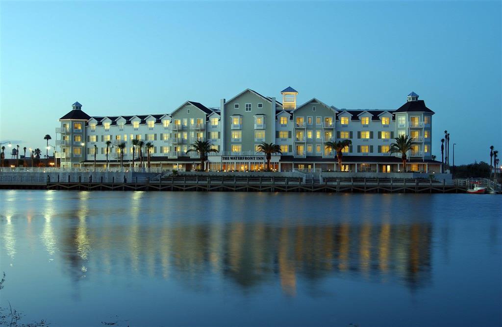The Waterfront Inn Те-Вілліджес Екстер'єр фото