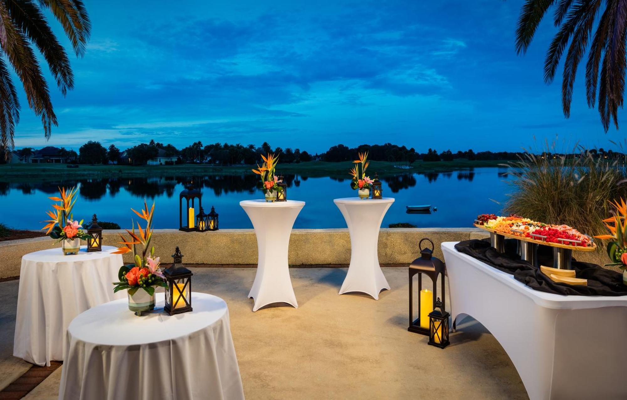 The Waterfront Inn Те-Вілліджес Екстер'єр фото